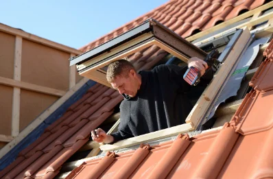 Pose de fenêtres de toit Velux à Baâlon